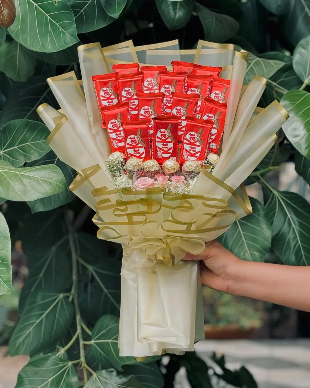 KitKat Bouquet With Flower & Rocher