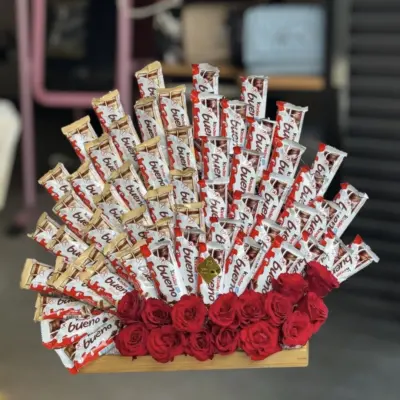 Kinder Bueno with Red Rose Set