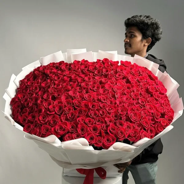 400 Pcs Red Rose Bouquet – Ultimate Ultra-Luxury Grand Romantic Masterpiece in Dhaka