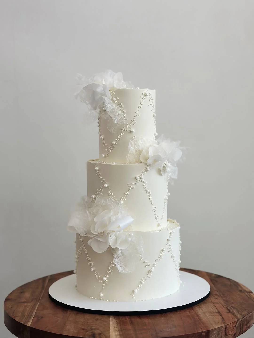 Ethereal Pearl Elegance White Cake – 7 Pound Luxury Designer Cake Ethereal Pearl Elegance White Cake – 7 Pound Luxury Designer Cake