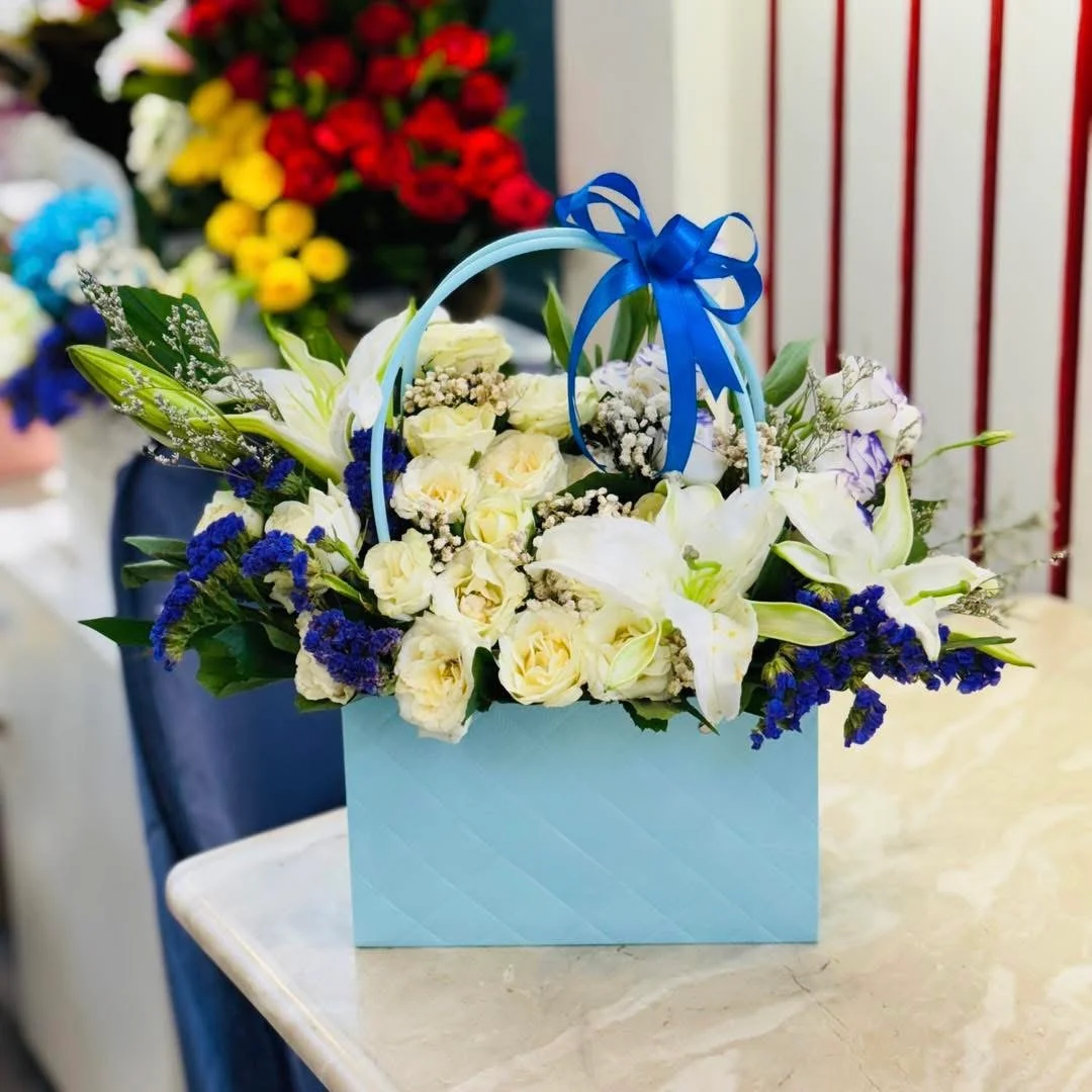 Elegant White & Blue Floral Gift Box Elegant White & Blue Floral Gift Box
