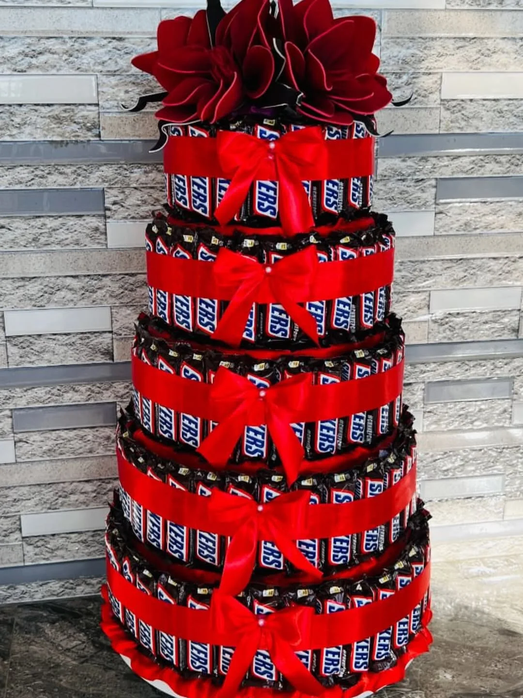 130-Pcs-Snickers-Chocolate-Tower-–-Ultra-Luxury-Power-Gift-in-Dhaka.webp 130 Pcs Snickers Chocolate Tower - Image 1