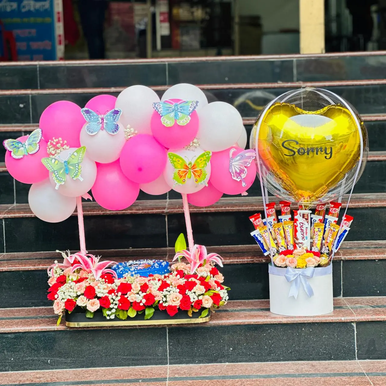 Sorry-Gift-with-balloon-bouquet-cake-with-choclate.webp Apology Blossom Cake a Sweet Gesture with Flowers, Balloons, and Chocolate - Image 1